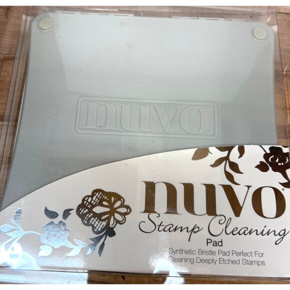Nuvo Synthetic Bristle Stamp Cleaning Pad For Deeply Etched Stamps - Picture 1 of 3